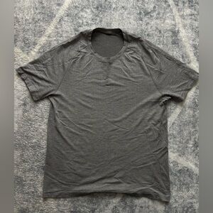 Lululemon Metal Vent Tech Gray Short Sleeve Men's Tee